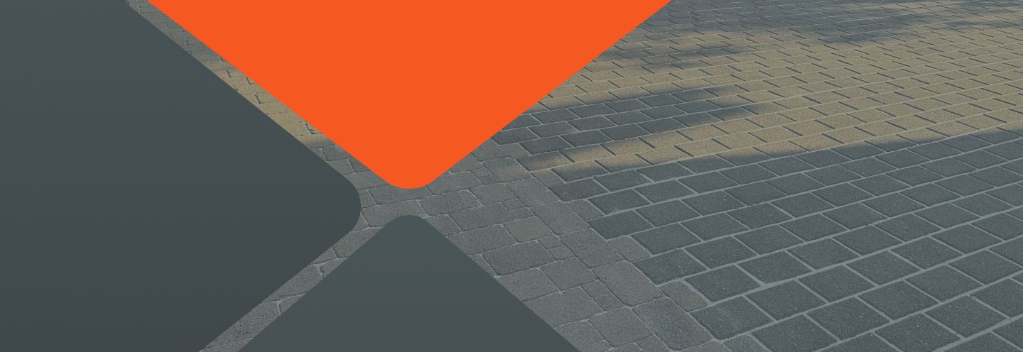 Gereinigte Pflasterfläche – Vorher-Nachher-Effekt der professionellen Stein- & Pflasterreinigung